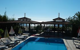 As Queen Beach Kızılot