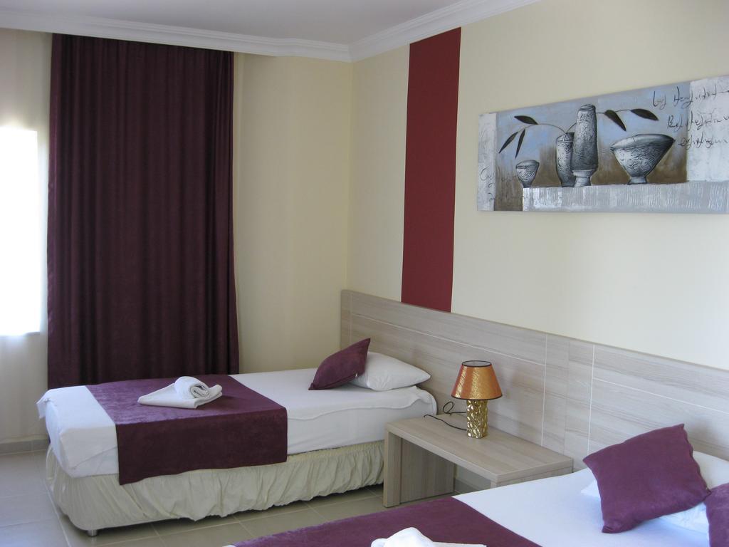 As Queen Beach Hotel Kızılot Zimmer foto