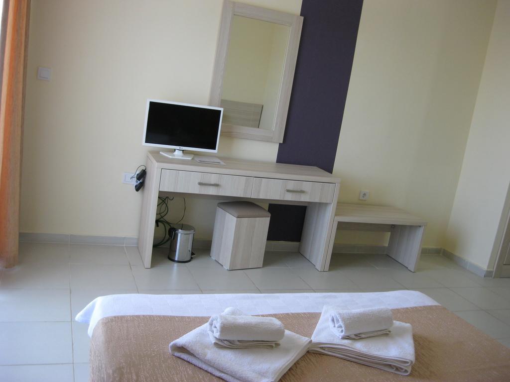 As Queen Beach Hotel Kızılot Zimmer foto