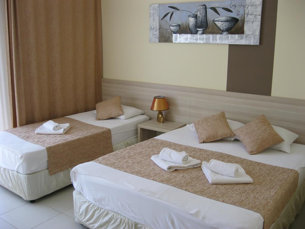 As Queen Beach Hotel Kızılot Zimmer foto