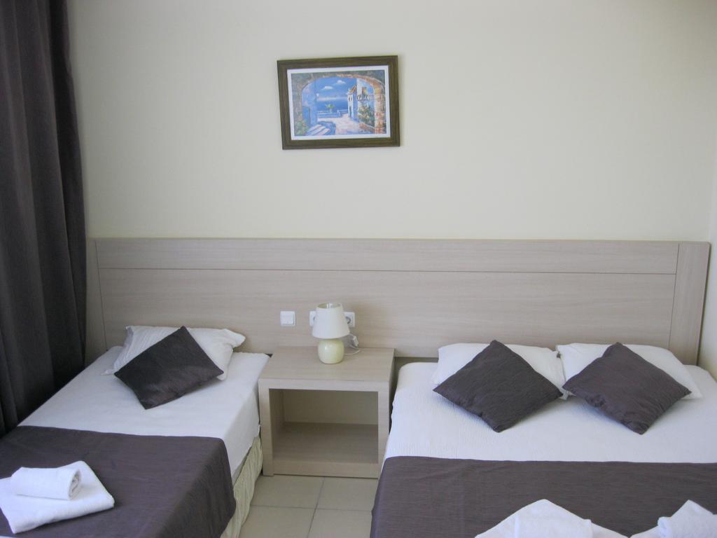 As Queen Beach Hotel Kızılot Zimmer foto