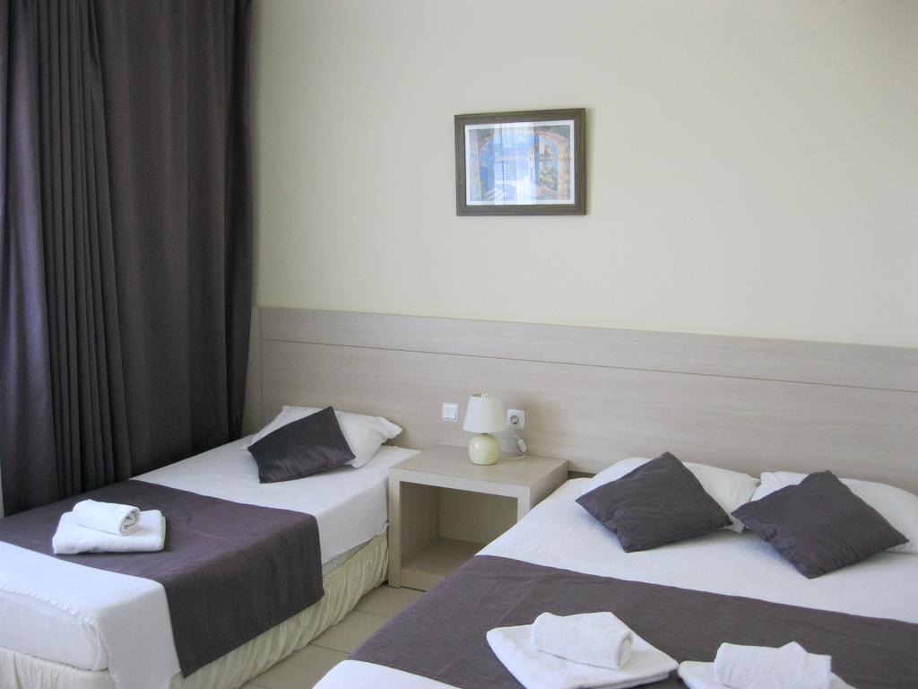 As Queen Beach Hotel Kızılot Zimmer foto