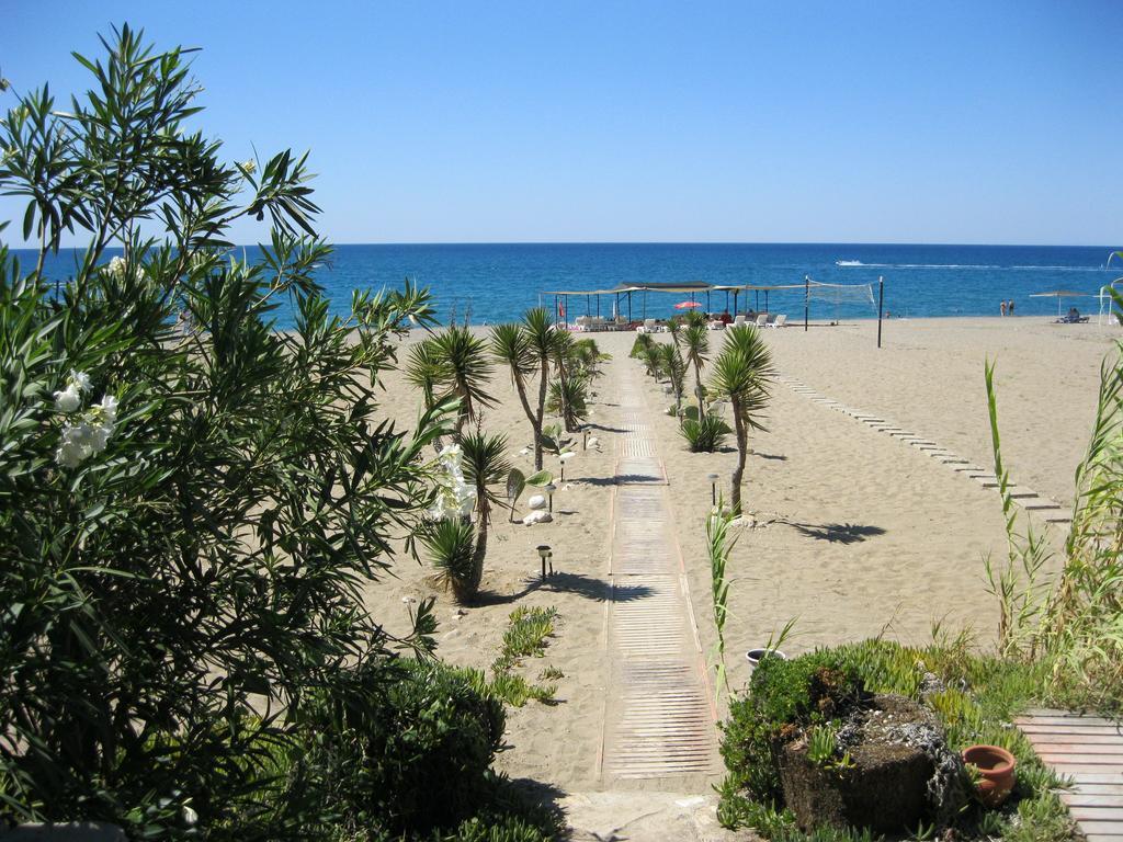 As Queen Beach Hotel Kızılot Exterior foto