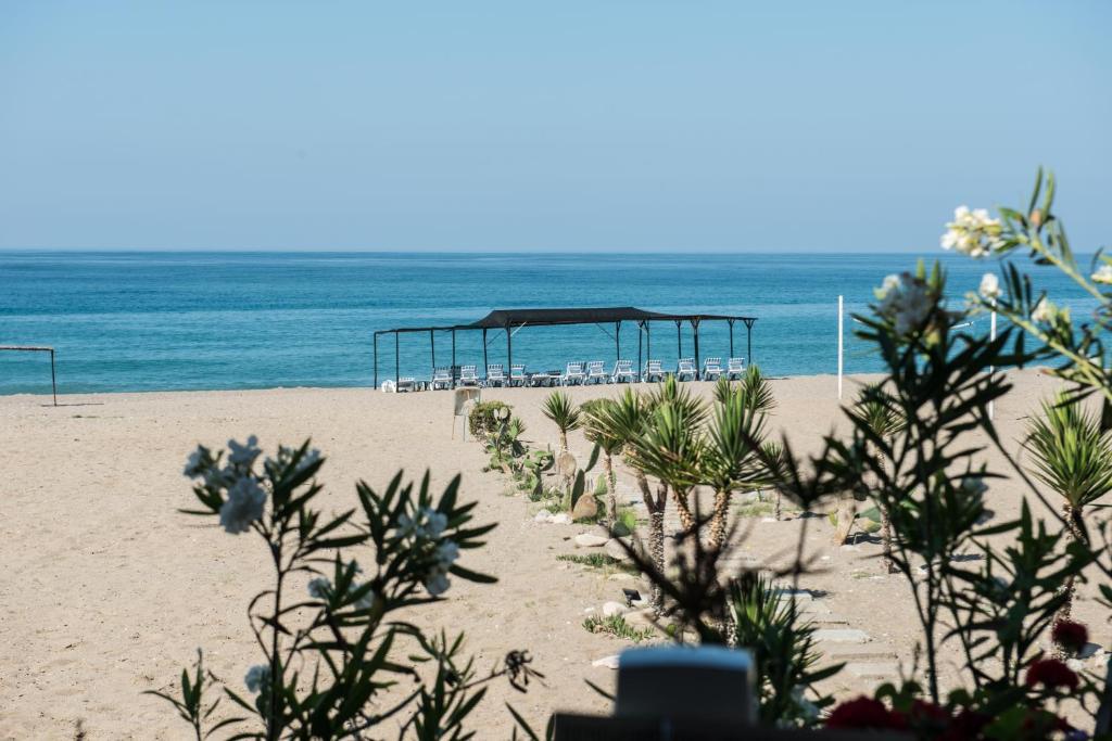 As Queen Beach Hotel Kızılot Exterior foto