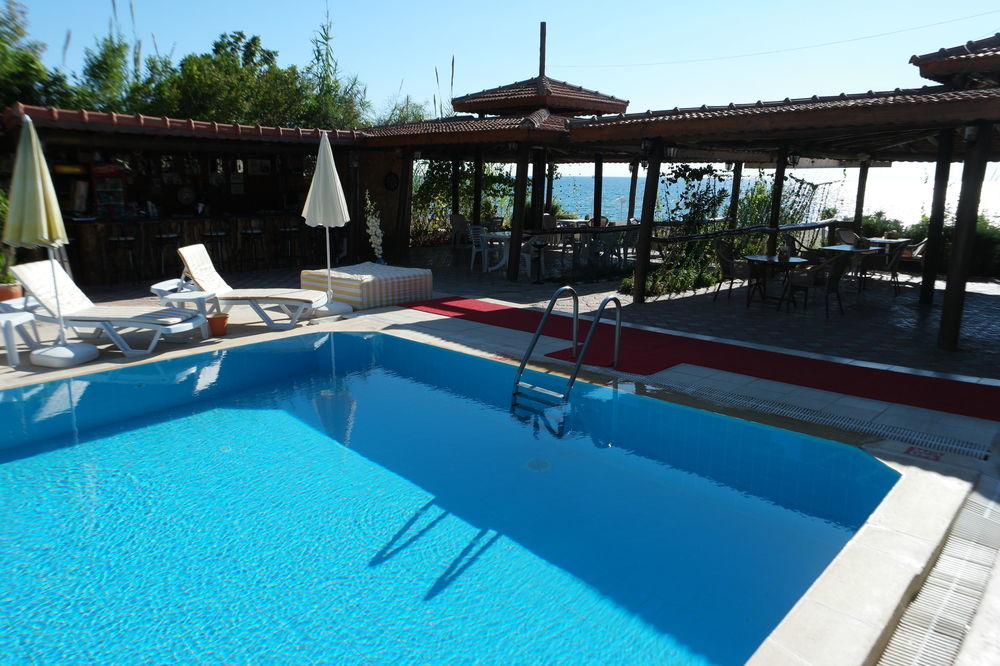 As Queen Beach Hotel Kızılot Exterior foto